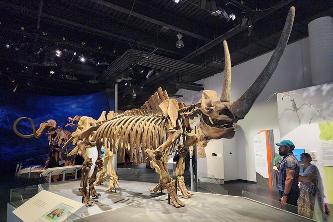 1 Day Guided Drumheller Tour: Calgary to Dinosaur Badlands - Quick canyon views and a tiny church