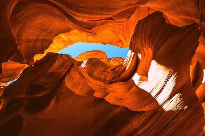 2 Day: Grand Canyon, Antelope Canyon, Horseshoe Bend, Zion Tour - Lower Antelope Canyon and its narrow sandstone walls