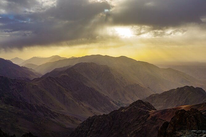 2 Days 1 Night Hike Mount Toubkal Tour - Day one: five hours from Imlil to Toubkal Base Camp