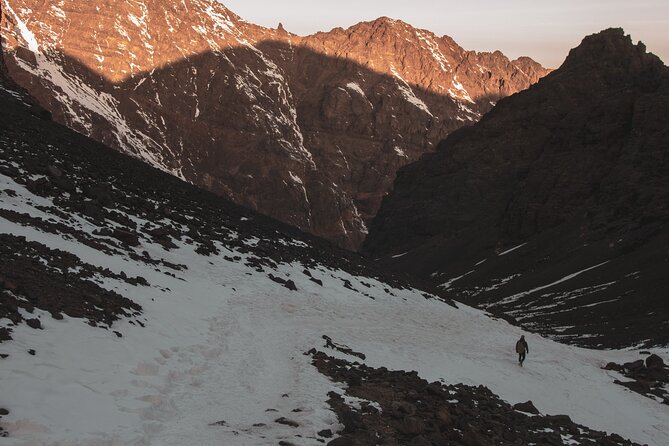 2 Days 1 Night Hike Mount Toubkal Tour - Day two: the 4:30 am start and summit climb