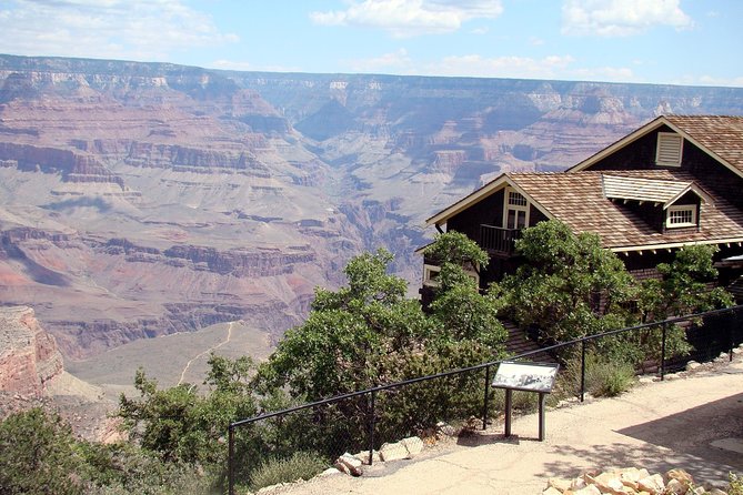 3 Hour Back-Road Safari to Grand Canyon with Entrance Gate By-Pass at 9:30 am - How much walking is involved?