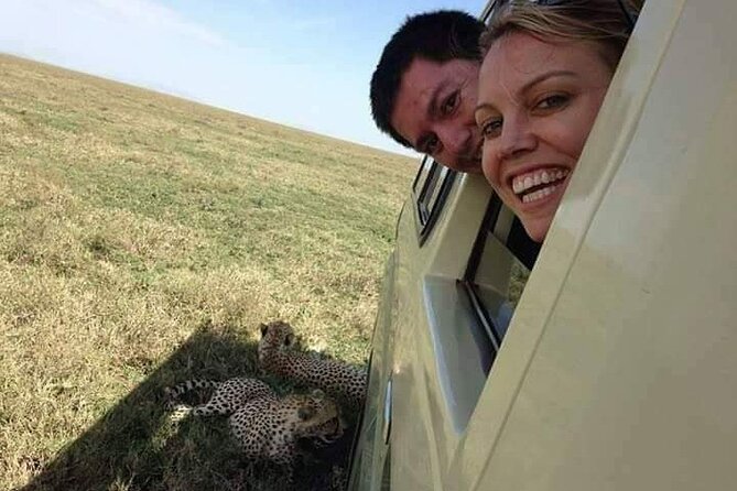 4-Day Safari to Tarangire, Serengeti and Ngorongoro from Arusha - Join a group - Day 2: The long road to the Serengeti