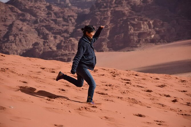 5 Day Tour: Amman Petra Jerash Mount Nebo Karak Castle Wadi Rum Red & Dead Sea - What the private vehicle adds