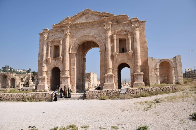 5 Day Tour: Amman Petra Jerash Mount Nebo Karak Castle Wadi Rum Red & Dead Sea - Hotels, meals, and what you still pay