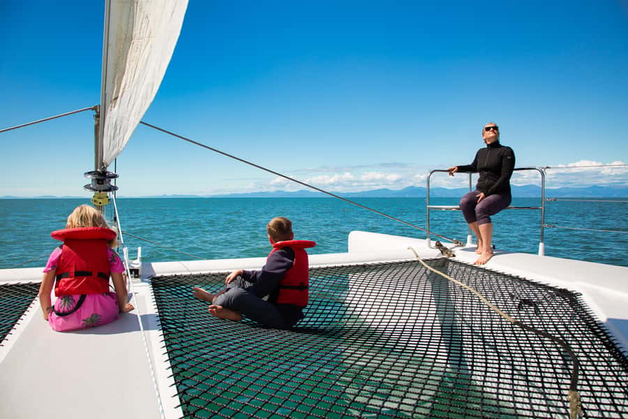 Abel Tasman National Park: Cruise, Walk & Sailing Tour - Sailing back aboard the afternoon yacht