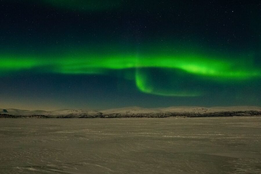 Abisko: Aurora Snowshoeing - Learning to walk the Arctic way
