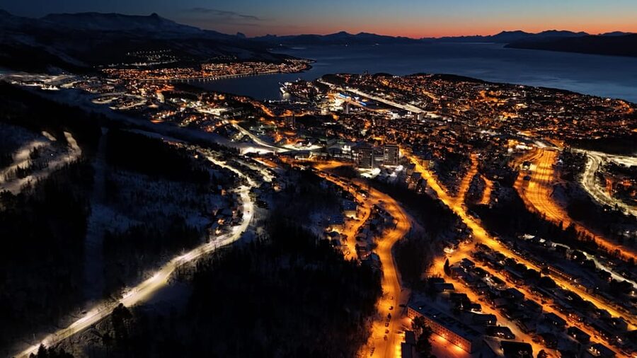 Abisko: Fjord Sightseeing and Photography Tour - Fjords, lakes, and steep Norwegian scenery