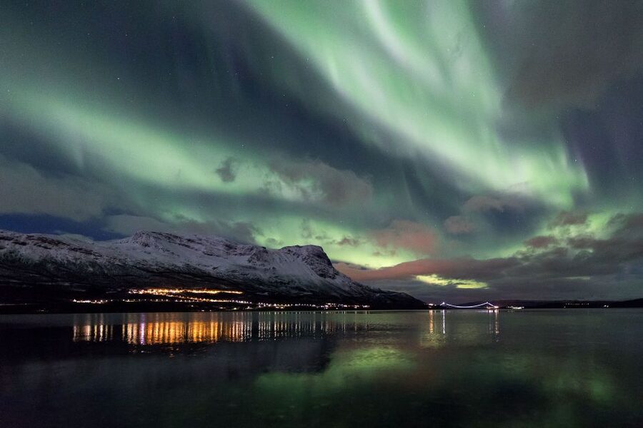 Abisko: Guided Aurora Chase with Hotel Transfers - Key points to know before you book