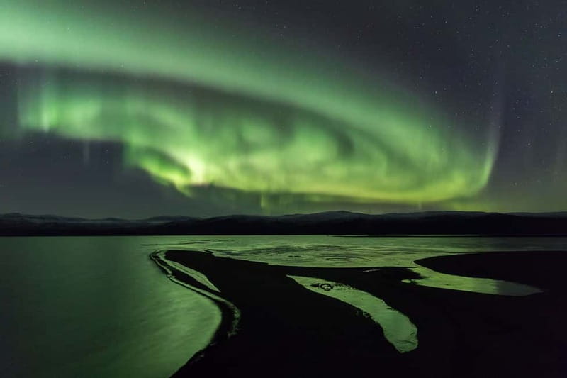 Abisko: Guided Autumn Aurora Chase with Hotel Transfers - Why the chase matters in Abisko