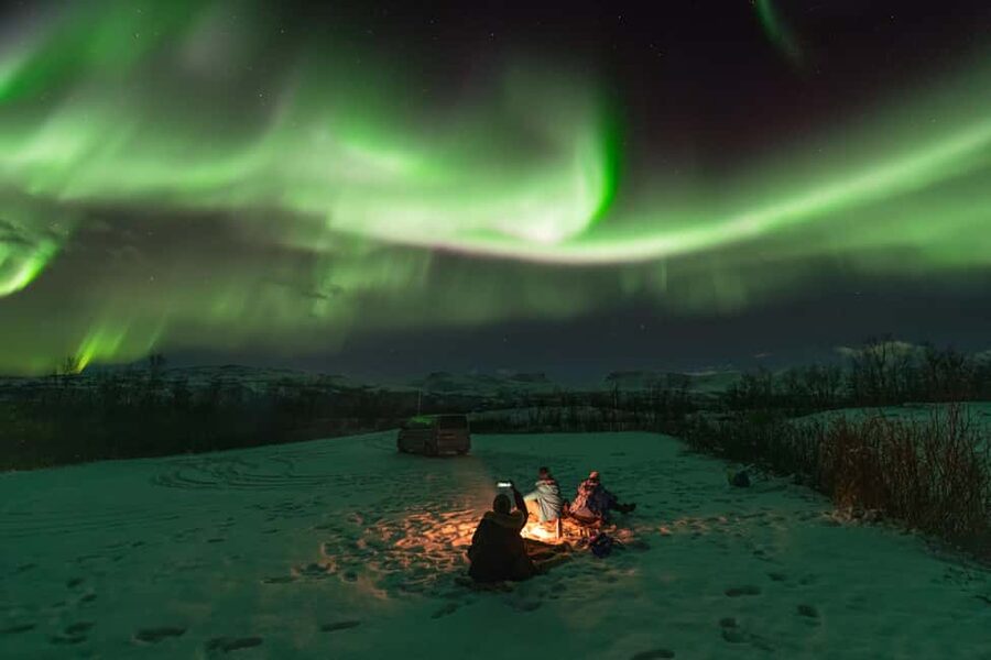 Abisko: Northern Lights Photography Tour with Dinner - Key points at a glance