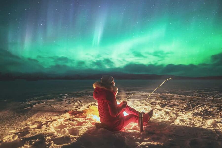 Abisko: Northern Lights Photography Tour with Dinner - Dinner in Abisko before the sky show
