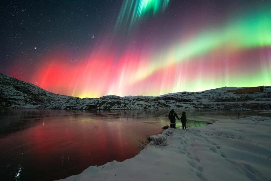 Abisko: Northern Lights Photography Tour with Dinner - Finding a dark place for the aurora