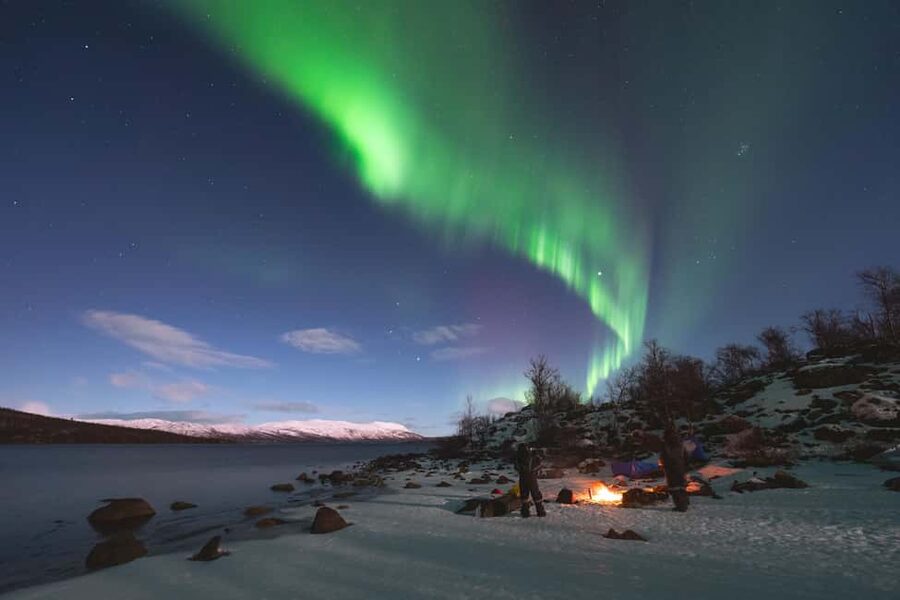 Abisko: Northern Lights Photography Tour with Dinner - A 4x4 search for clearer skies