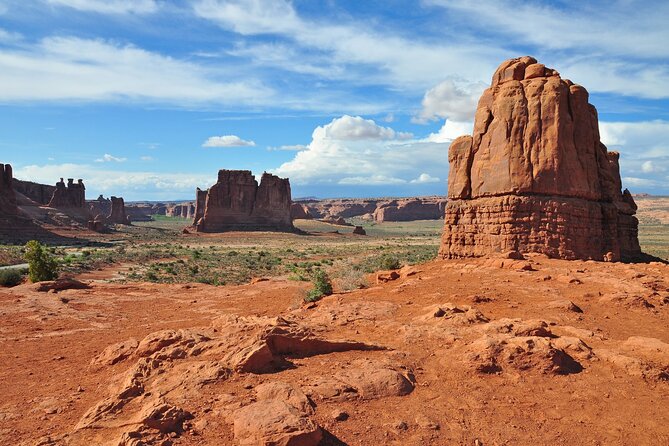 Arches and Canyonlands NP Self-Guided Driving Audio Bundle Tour - Candlestick Tower, Murphy Point, and Buck Canyon