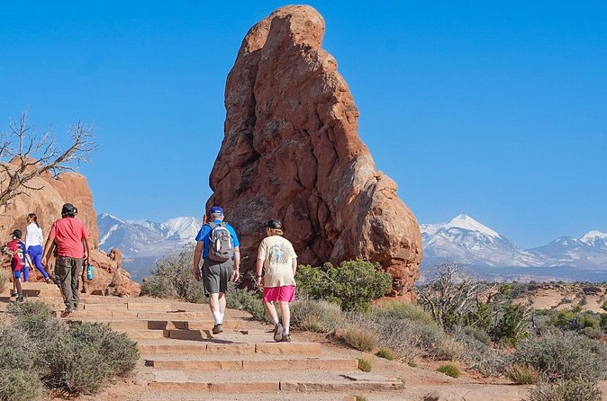 Arches National Park Half Day Tour - Families, older visitors, and different activity levels