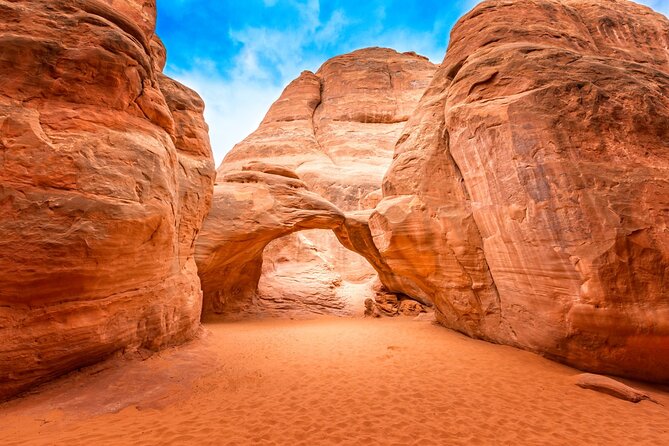 Arches National Park Self-Guided Driving Audio Tour - Skyline Arch and Landscape Arch