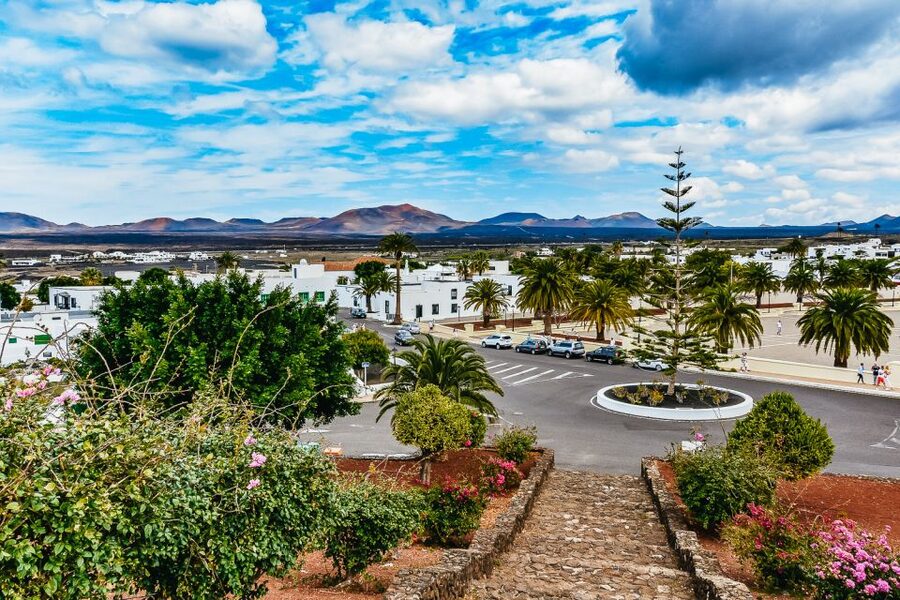 Arrecife: Timanfaya and Green Lagoon for Cruise Passengers - The camel ride is optional and weather dependent