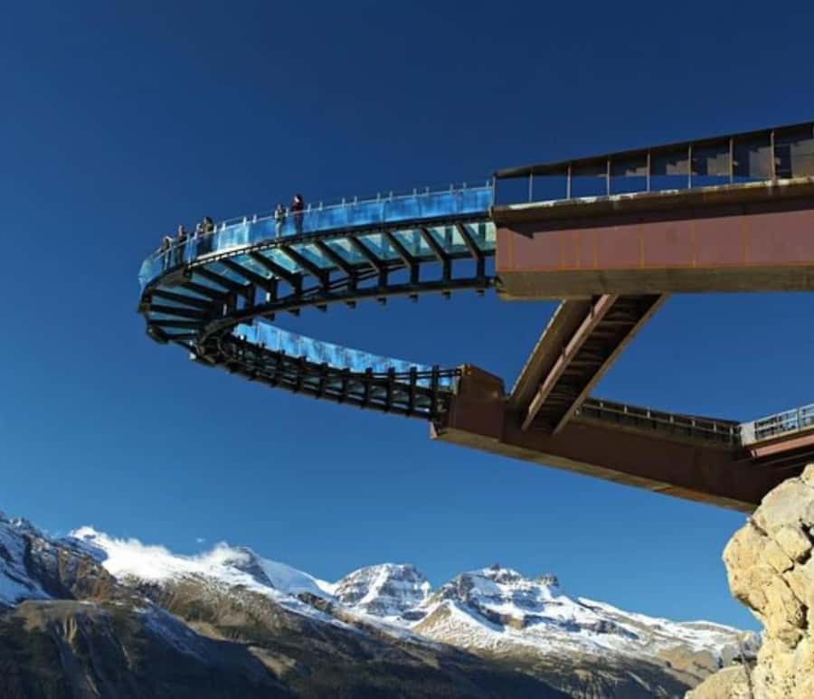 Banff and Jasper National Parks: Tour with Transport - Lake Louise, the seasonal opening scene