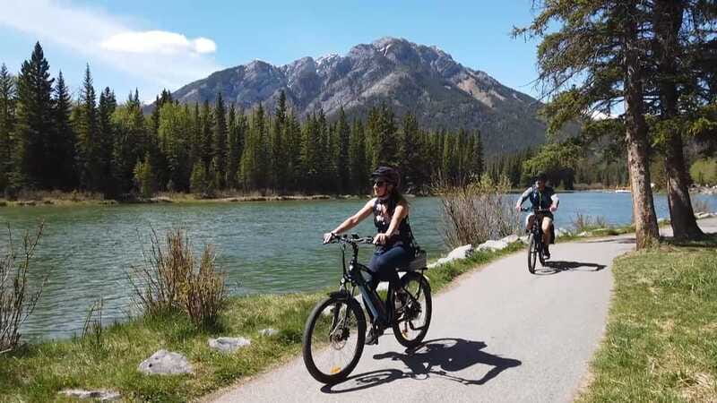 Banff: Bow River E-Bike Tour and Sundance Canyon Hike - The return ride to Banff