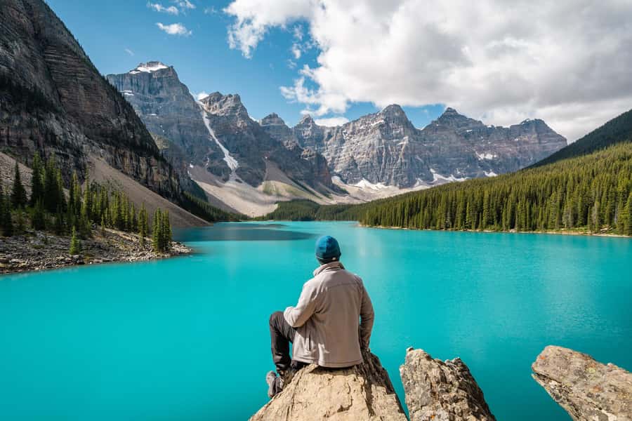 Banff/Canmore: Moraine Lake 1.5h & Lake Louise Half-Day Tour - Why this two-lake trip solves a real Banff problem