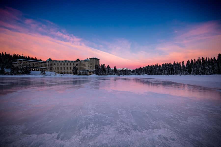 Banff/Canmore: Moraine Lake 1.5h & Lake Louise Half-Day Tour - Moraine Lake: the longer and more scenic stop