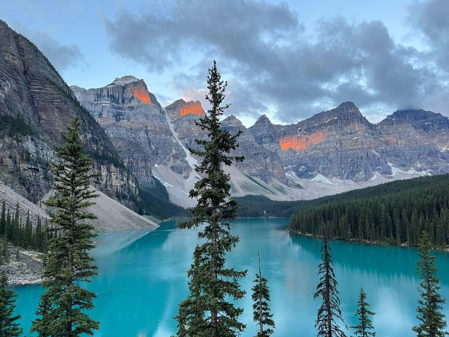 Banff/Canmore: Moraine Lake 1.5h & Lake Louise Half-Day Tour - Who should book this tour