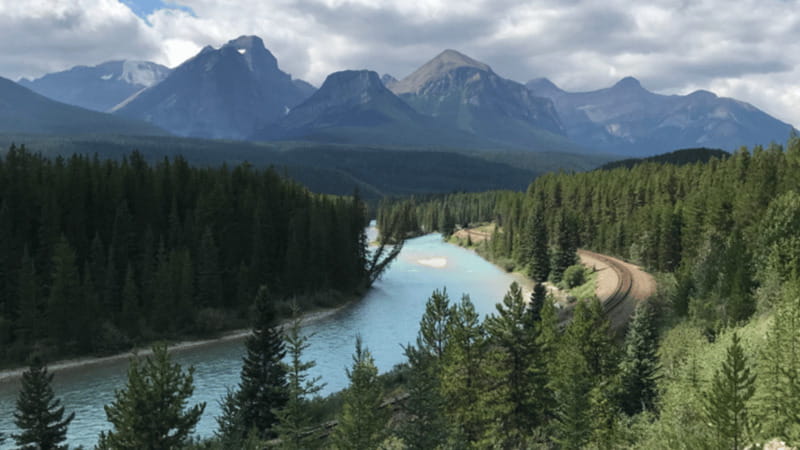 Banff/Canmore: Moraine Lake w/ Lake Louise Option - The short transfer to Lake Louise