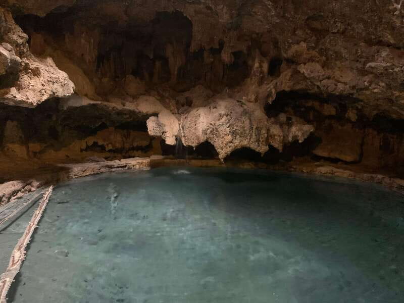 Banff: Gondola Cave Basin, Johnston Canyon & Lake Minnewanka - Banff town allows 80 minutes to eat and browse