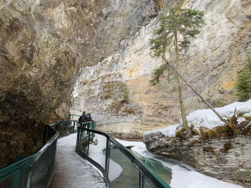 Banff: Gondola Cave Basin, Johnston Canyon & Lake Minnewanka - Guides matter on a tightly timed route