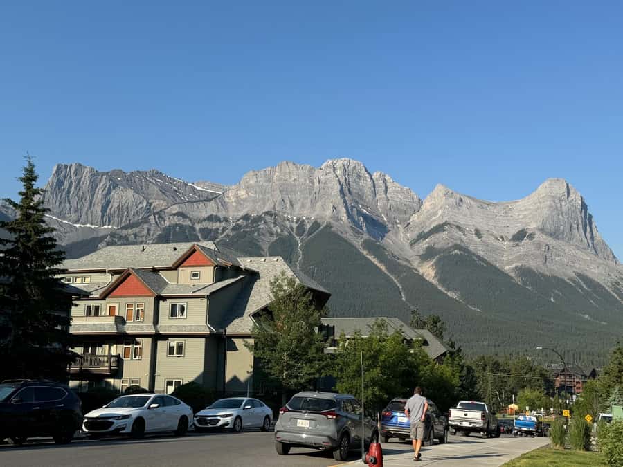 Banff: Gondola, Hot Springs, Bow falls & Three lakes tour - Lake Minnewanka is the best optional add-on