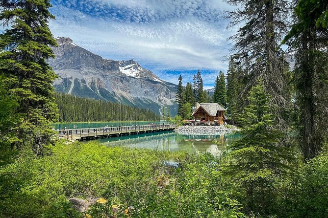 Banff Gondola, Lake Louise, Emerald Lake and Lake Minnewanka Tour - Morant’s Curve and the Spiral Tunnels