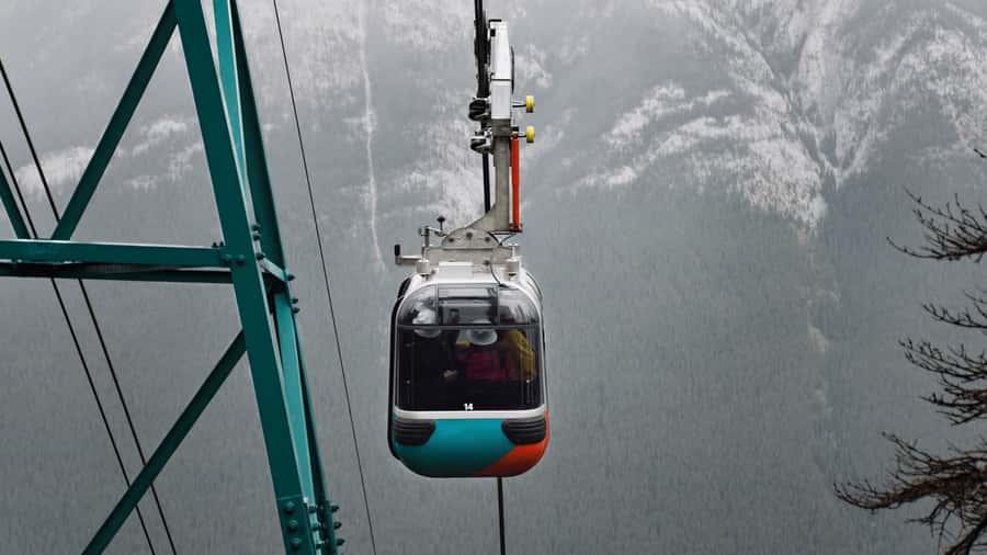 Banff: Gondola Ticket and Johnston Canyon Hiking Tour - The long ride into Banff National Park