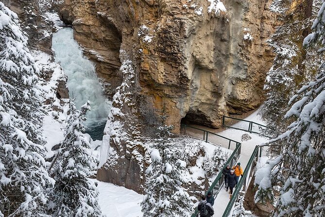 Banff Highlights: Moraine Lake, Lake Louise and beyond - Bow Falls offers a quick burst of moving water