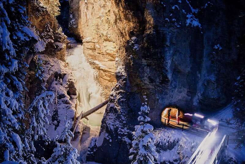 Banff: Johnston Canyon Evening Icewalk - Why Johnston Canyon is worth seeing after dark