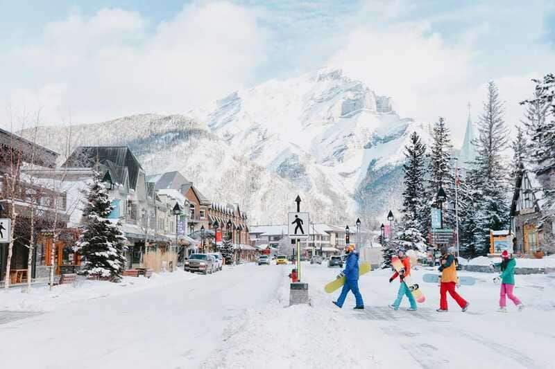 Banff, Lake Louise, Marble Canyon & Yoho National Parks Tour - Lake Louise: the main event