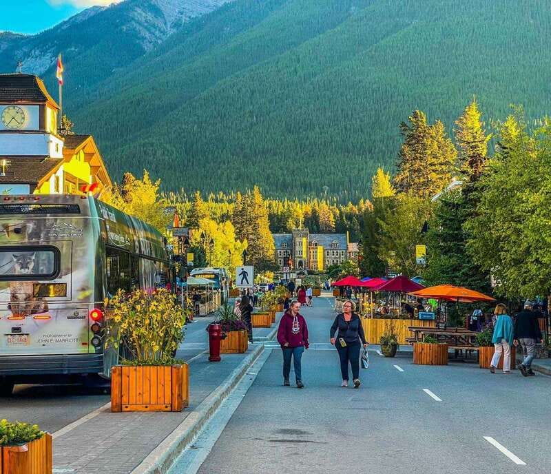 Banff: Lake Louise, Moraine, Emerald & Johnston Canyon Tour - Key points at a glance