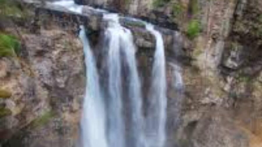 Banff: Lake Louise, Moraine, Emerald & Johnston Canyon Tour - Emerald Lake and Natural Bridge across the provincial line