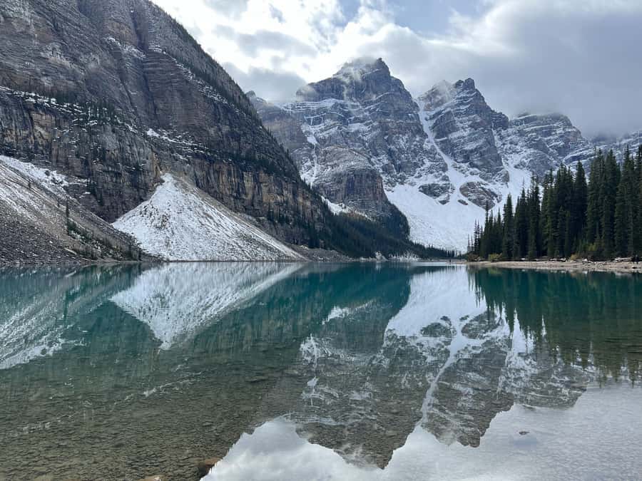 Banff: Lake Louise & Moraine Lake Half Day Tour - Guides add the value you cannot get from a shuttle