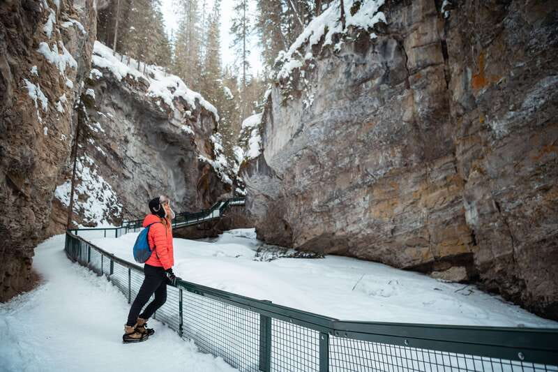 Banff: Morning or Afternoon Johnston Canyon Icewalk - The guide makes the difference