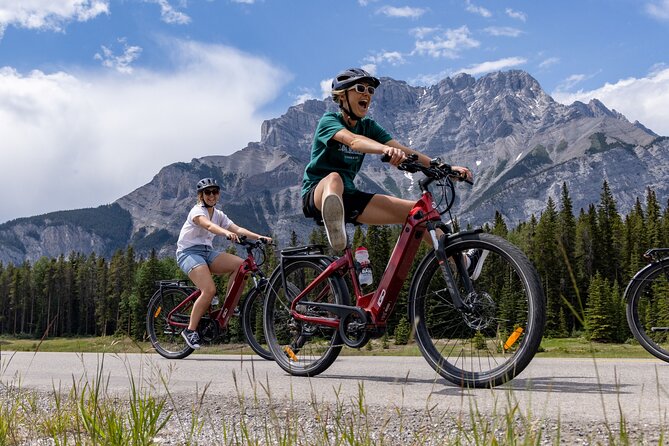 Banff Mountain Lakeside - E-bike Tour - The guides shape the day