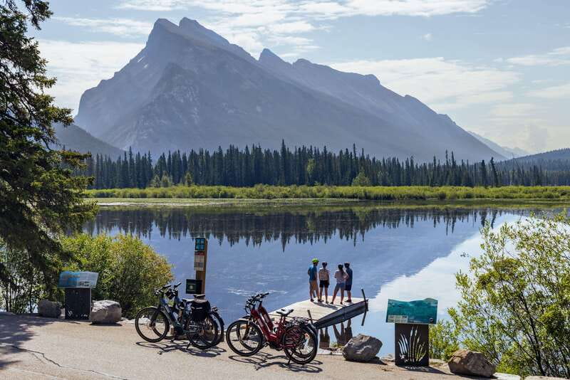 Banff: Mountain Lakeside Guided E-Bike Tour - Two Jack Lake and the Mount Rundle view