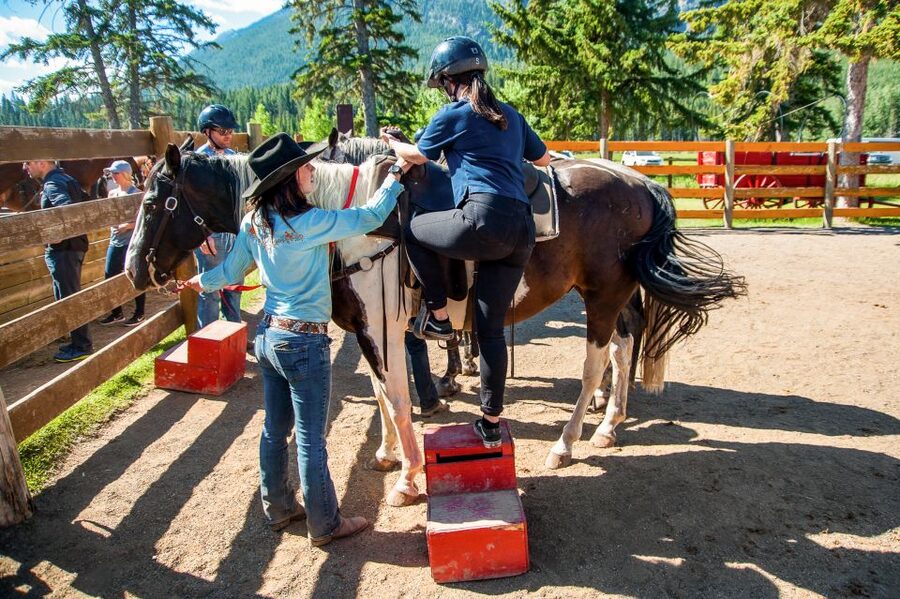Banff National Park: 1-Hour Bow River Horseback Ride - Why this short Bow River ride works so well