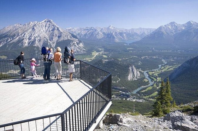 Banff Tour with Gondola & Lake Cruise - roundtrip from Calgary - Lake Minnewanka cruise from mid-May