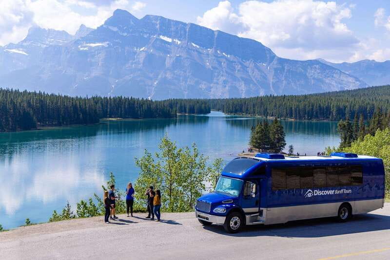 Banff: Wildlife and Sightseeing Minibus Tour - Who should book it
