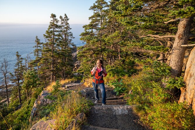Bar Harbor Premium Tour with Cadillac Mountain and Acadia Park - Thunder Hole and Otter Cliff on the rocky coast