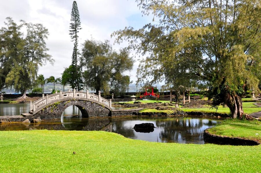 Big Island: Hawaii Volcanoes National Park and Hilo Tour - Rainbow Falls and the final photo stop