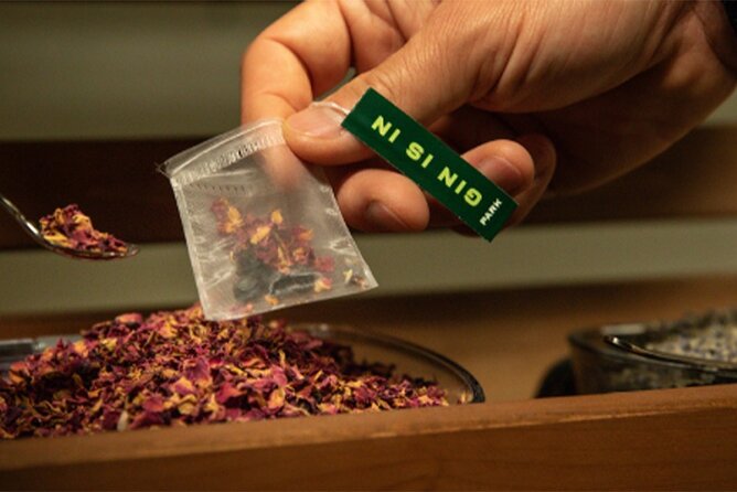 Blend Your Own Gin Experience in Banff - Selecting botanicals for your own gin
