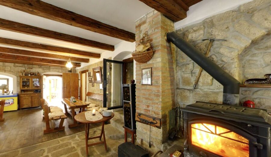 Bohemia & Saxon Switzerland Winter Day Tour from Prague - Two countries, one very full day