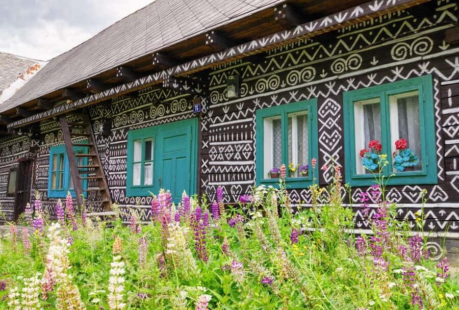 Bratislava: Čičmany, Bojnice, Orava & High Tatras Day Tour - Small groups make the long route easier