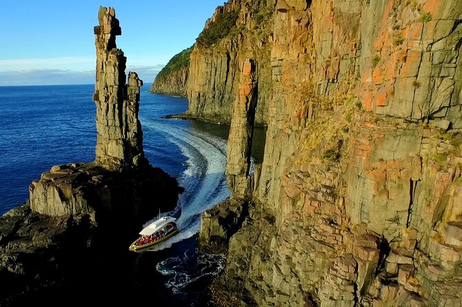 Bruny Island Wilderness Cruise from Adventure Bay, Bruny Island - Leaving Adventure Bay for south Bruny Island
